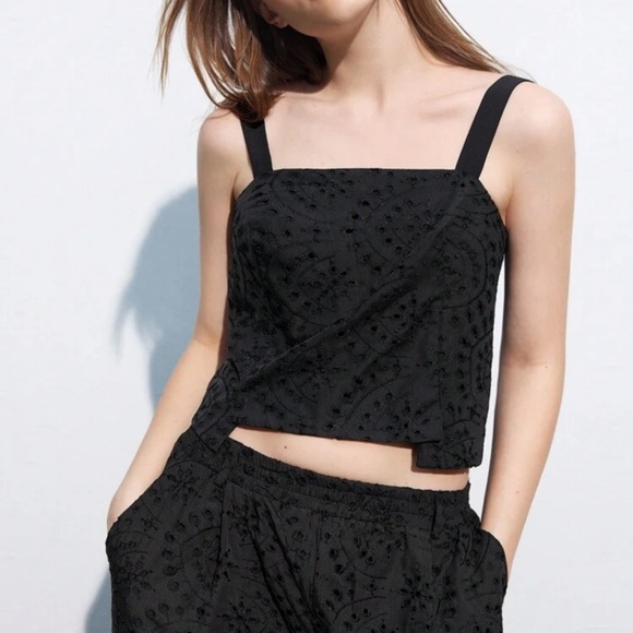 Black Women's Top - Picture 1 of 4